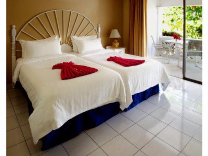 Starfish Discovery Bay Holetown Bagian luar foto