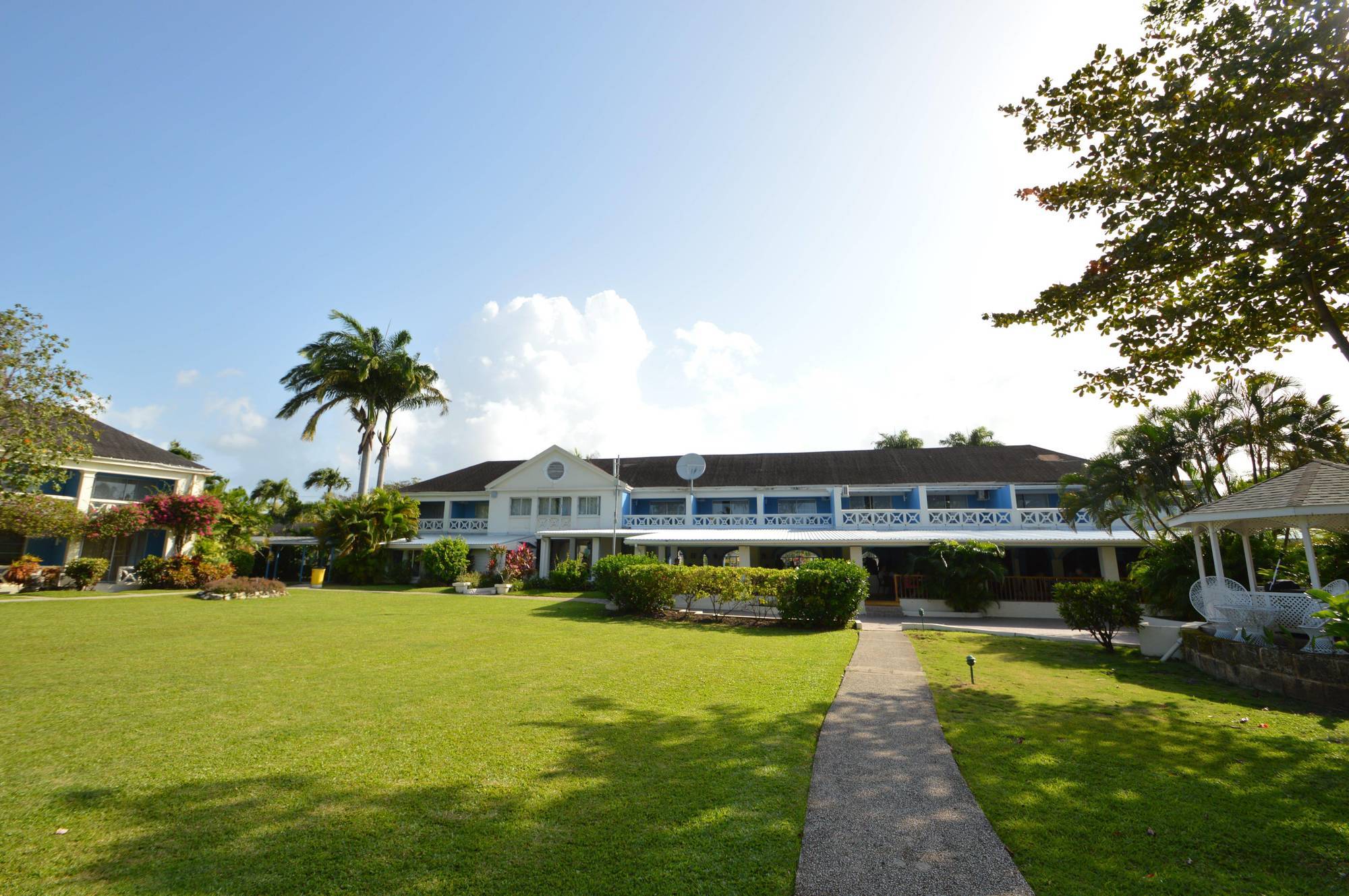 Starfish Discovery Bay Holetown Bagian luar foto