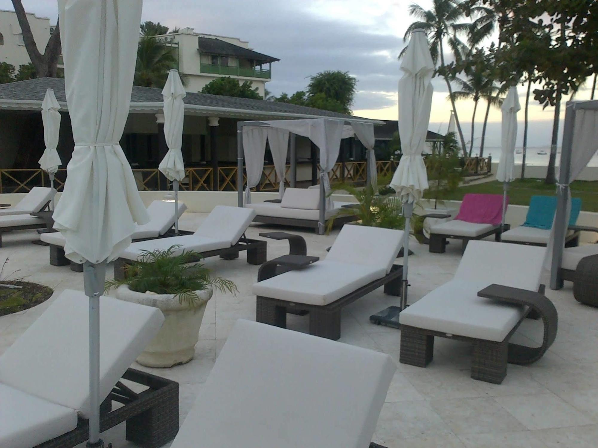 Starfish Discovery Bay Holetown Bagian luar foto