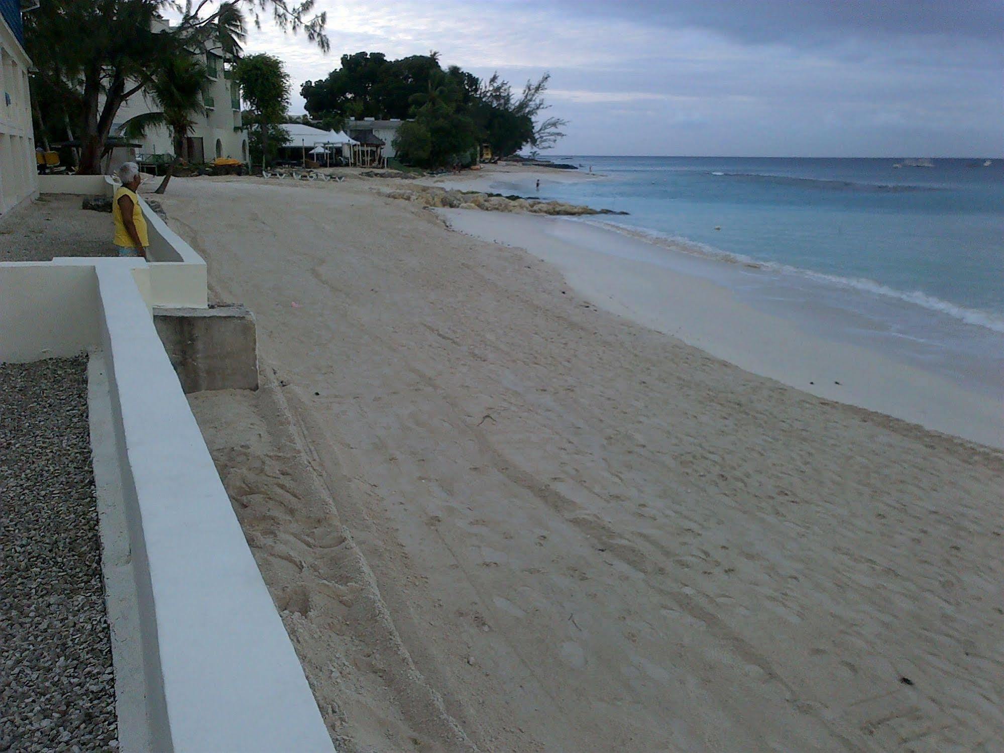 Starfish Discovery Bay Holetown Bagian luar foto