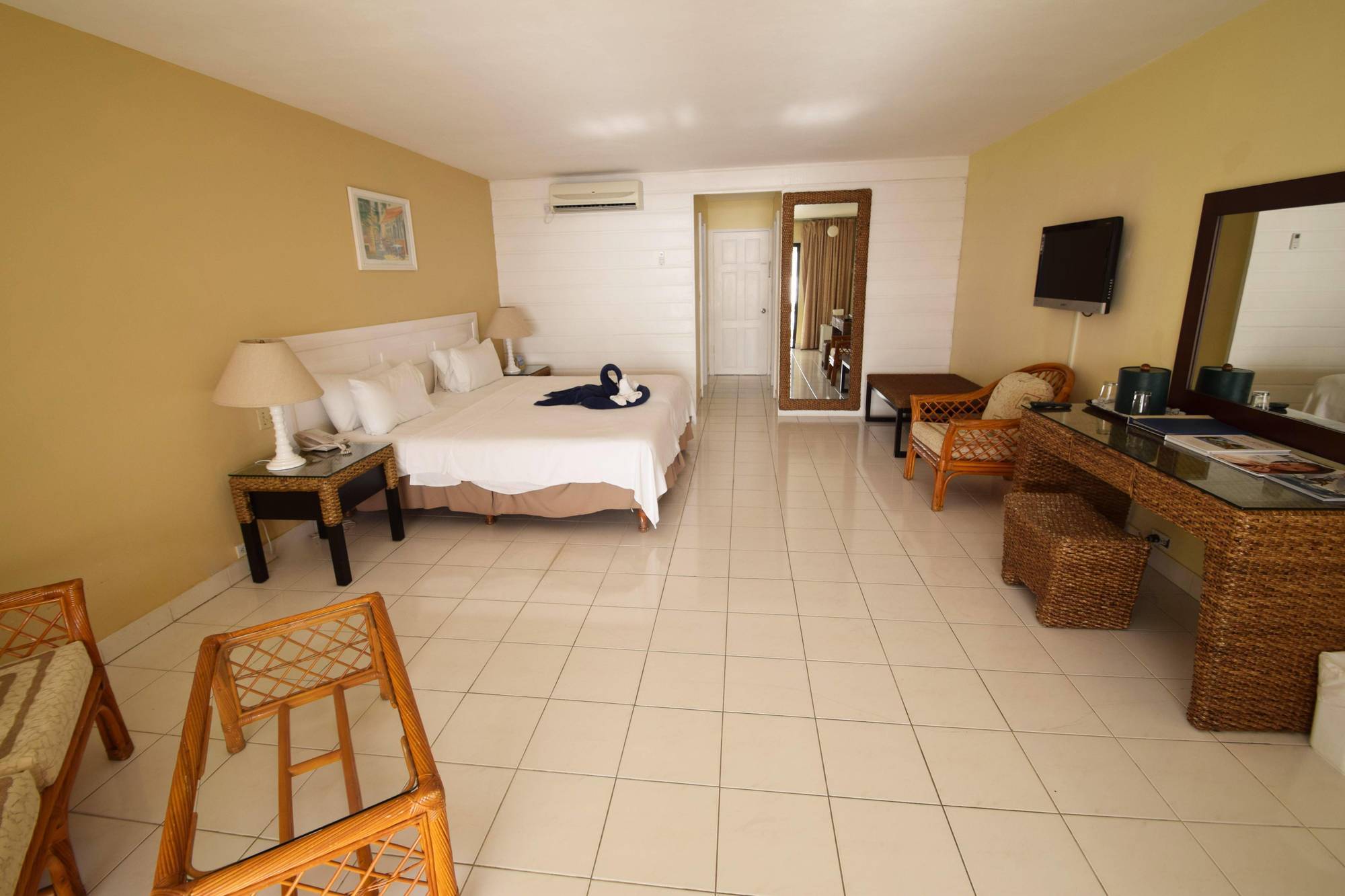 Starfish Discovery Bay Holetown Bagian luar foto