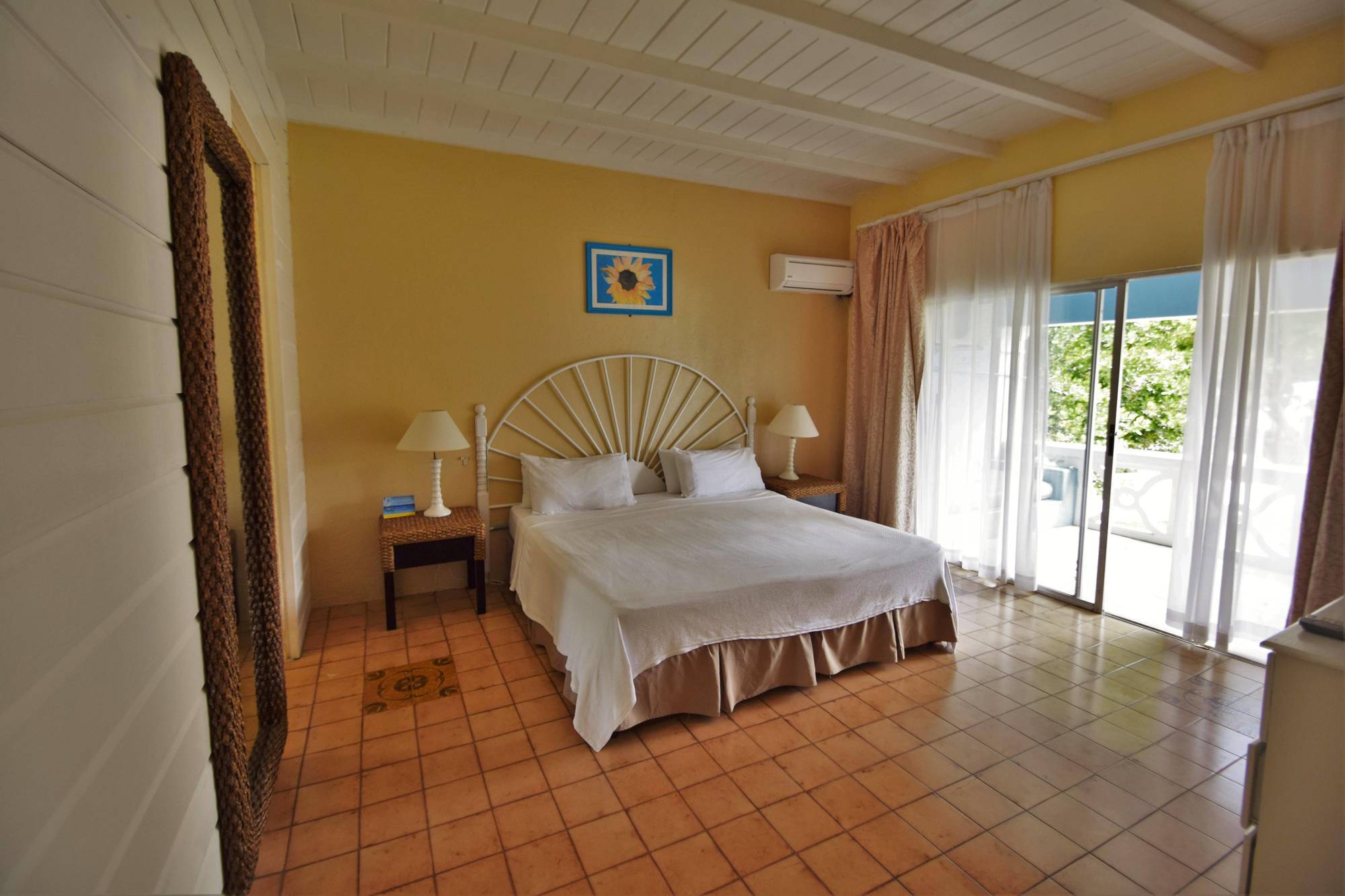 Starfish Discovery Bay Holetown Bagian luar foto